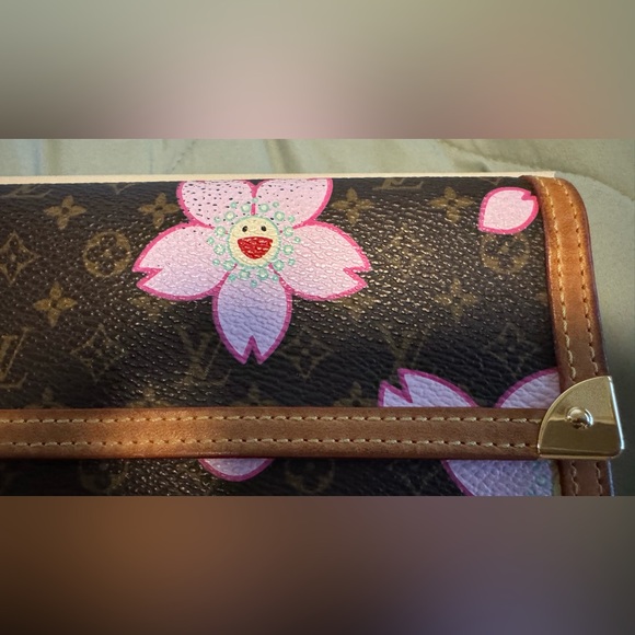 Limited Edition Louis Vuitton x Murakami Cherry Blossom Continental Wallet - Picture 3 of 8